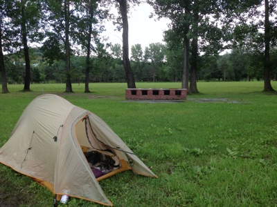 シャッターキャンプ場